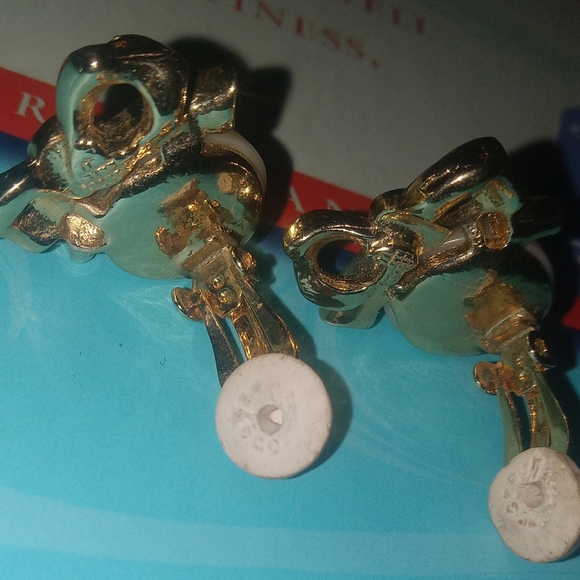 Nina Ricci Vintage Clip Earrings - Picture 3 of 4